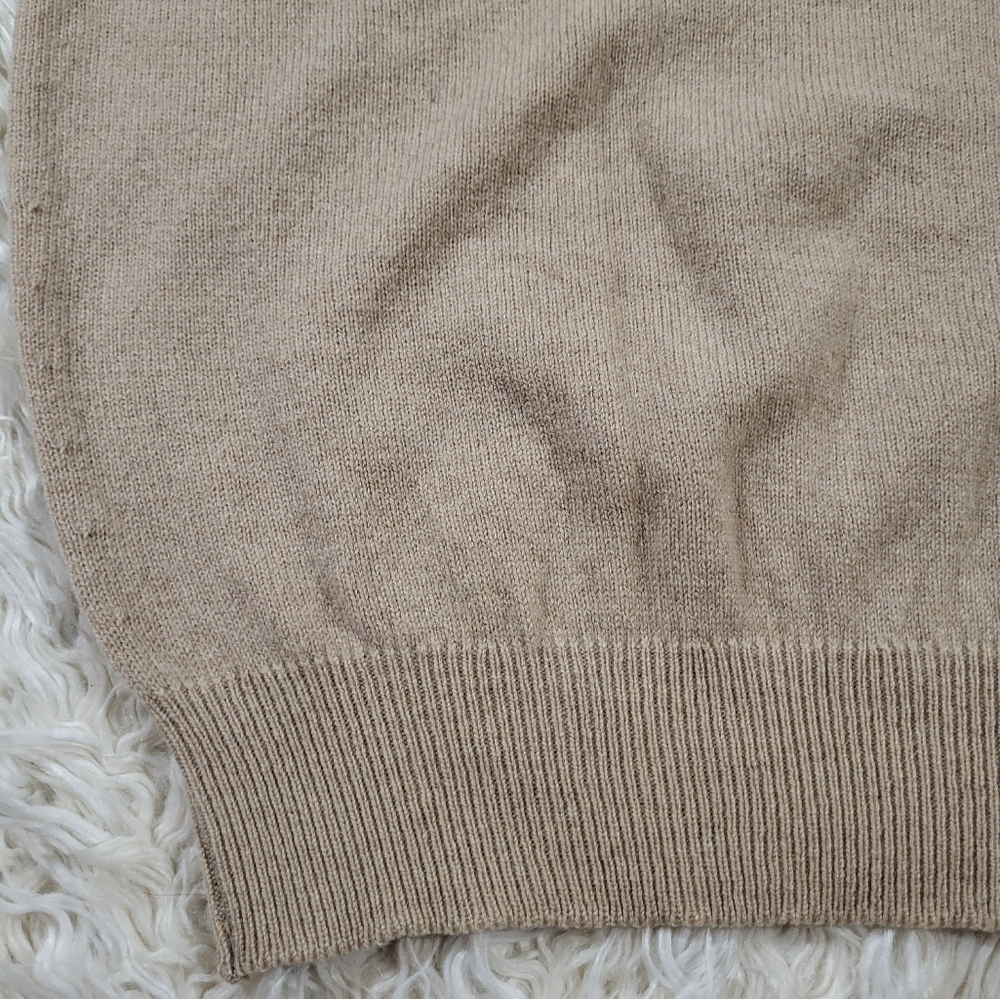 J. McInerney, Ltd. Lambswool V-Neck Sweater Made in Hawick Scotland Size 46 - Picture 14 of 15